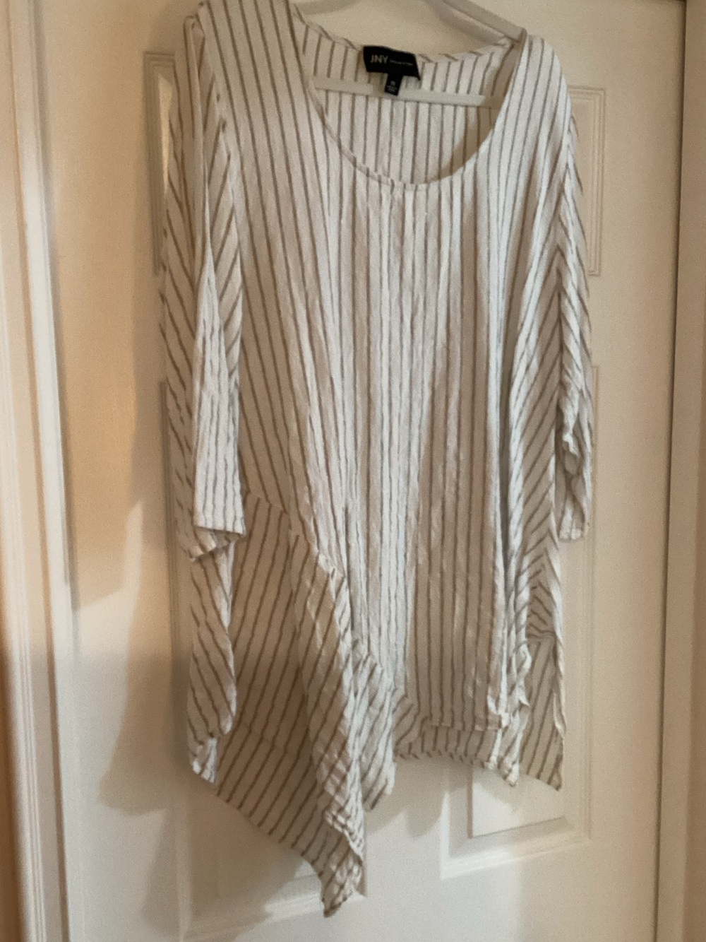 Jones New York Cream Tunic with Beige and Gold Metallic Pinstripes. 1X